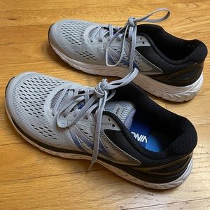 New balance 840v4 running shoe